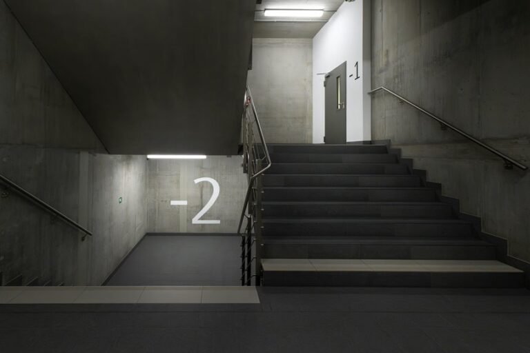 basement stairway lighting layouts