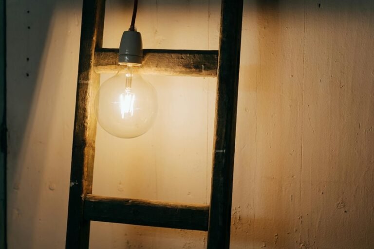 changing bulb on high ceiling