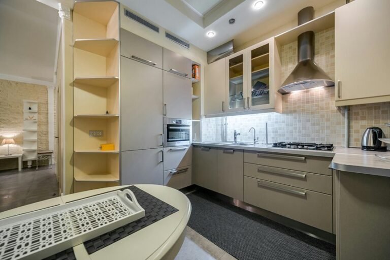 distance between recessed lights and cabinets