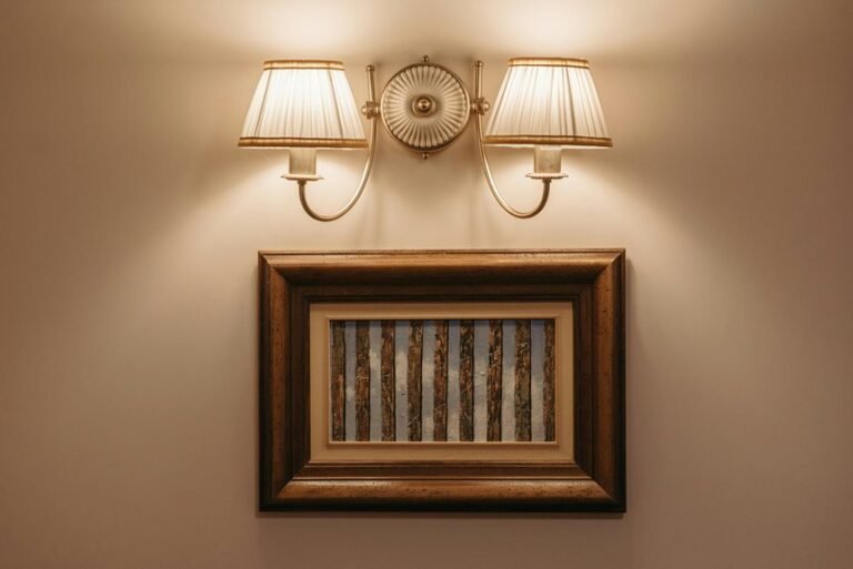 focused wall mounted artwork lighting